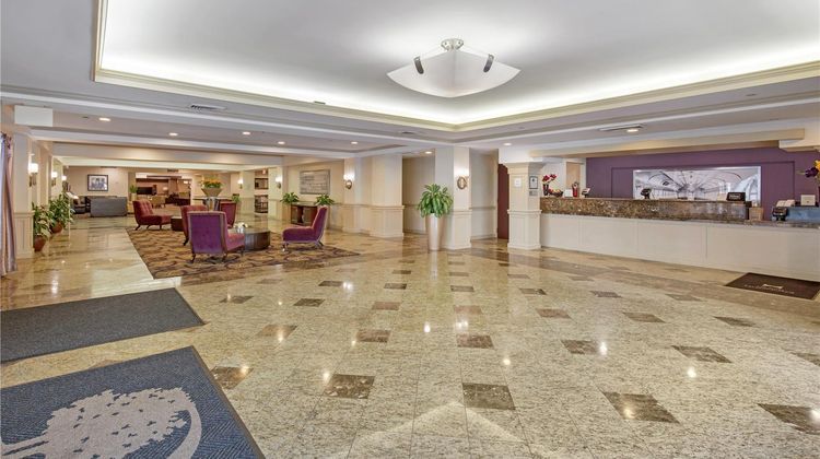 Doubletree Hotel Downtown Wilmington Lobby