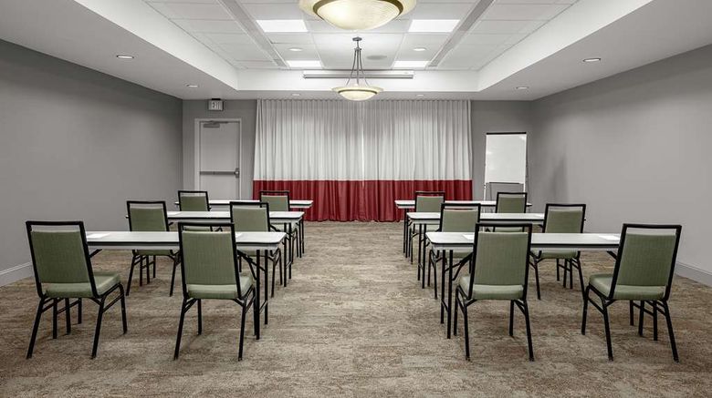 <b>Hilton Garden Inn Mayfaire Town Center Meeting</b>. Images powered by <a href="https://iceportal.shijigroup.com/" title="IcePortal" target="_blank">IcePortal</a>.