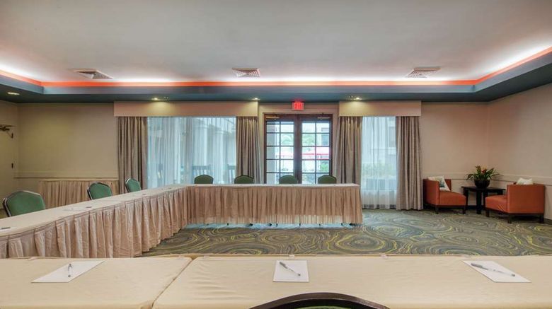 <b>Hampton Inn & Suites Wrightsville Beach Meeting</b>. Images powered by <a href="https://iceportal.shijigroup.com/" title="IcePortal" target="_blank">IcePortal</a>.