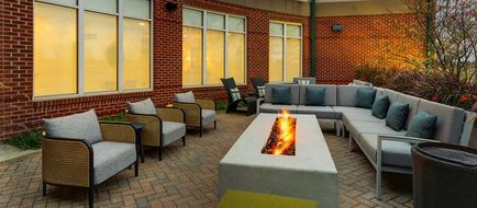 Hilton Garden Inn Indianapolis Airport Exterior