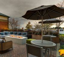 Hilton Garden Inn Indianapolis Airport Exterior