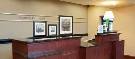 Hampton Inn & Suites Indianapolis Arpt Lobby
