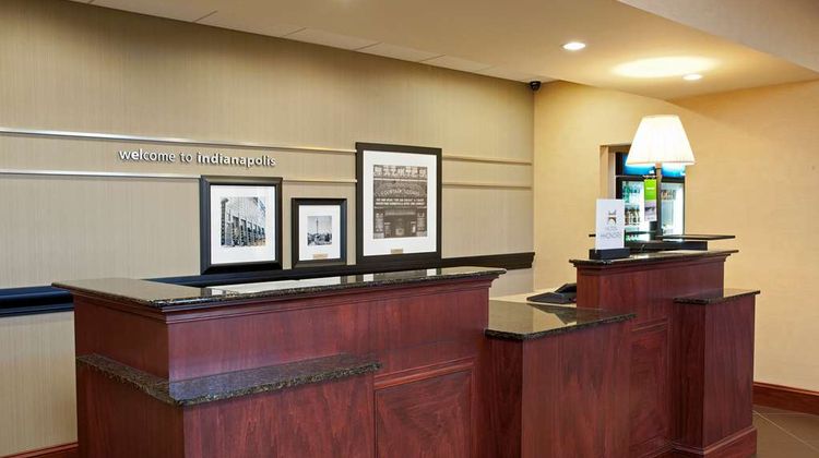 Hampton Inn & Suites Indianapolis Arpt Lobby
