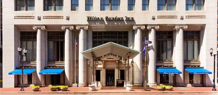 Hilton Garden Inn Indianapolis Downtown Exterior
