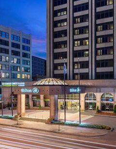 Hilton Indianapolis Hotel & Suites