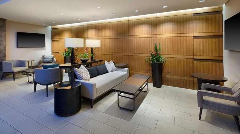 <b>Hilton Indianapolis Hotel & Suites Lobby</b>. Images powered by <a href="https://iceportal.shijigroup.com/" title="IcePortal" target="_blank">IcePortal</a>.