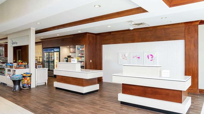 <b>Hilton Garden Inn Indianapolis/Greenwood Lobby</b>. Images powered by <a href="https://iceportal.shijigroup.com/" title="IcePortal" target="_blank">IcePortal</a>.