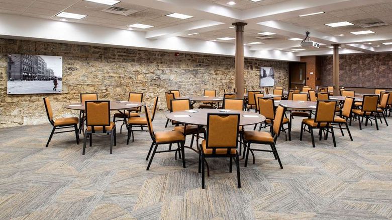 <b>Homewood Suites Indianapolis Downtown Meeting</b>. Images powered by <a href="https://iceportal.shijigroup.com/" title="IcePortal" target="_blank">IcePortal</a>.