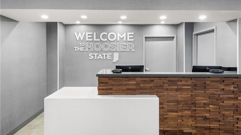 <b>Hampton Inn Indianapolis-NE/Castleton Lobby</b>. Images powered by <a href="https://iceportal.shijigroup.com/" title="IcePortal" target="_blank">IcePortal</a>.