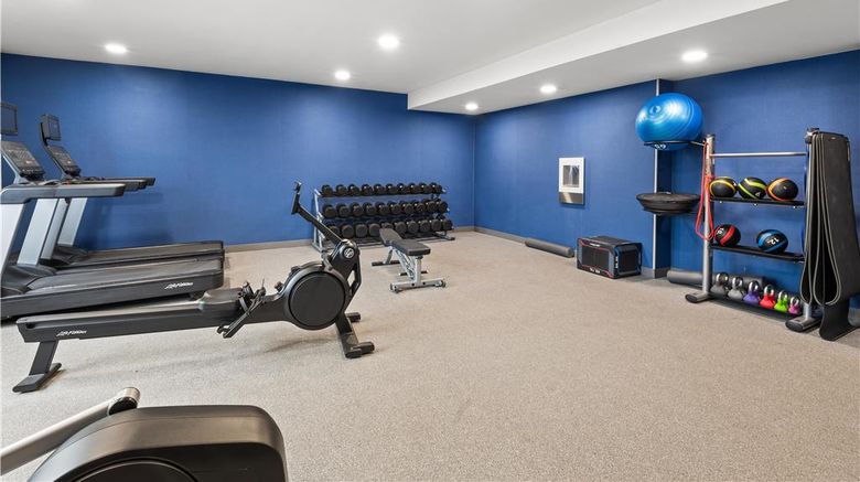 <b>Hampton Inn Indianapolis-NE/Castleton Health</b>. Images powered by <a href="https://iceportal.shijigroup.com/" title="IcePortal" target="_blank">IcePortal</a>.