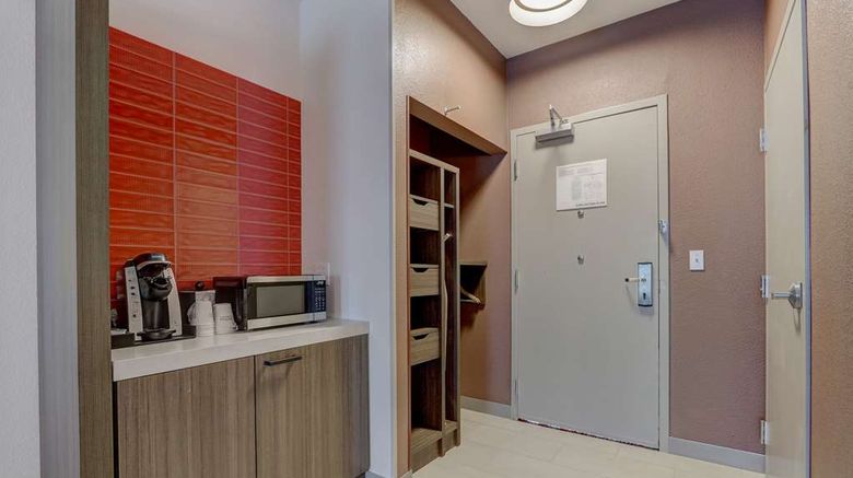 <b>Hilton Garden Inn - Indianapolis/NW Room</b>. Images powered by <a href="https://iceportal.shijigroup.com/" title="IcePortal" target="_blank">IcePortal</a>.