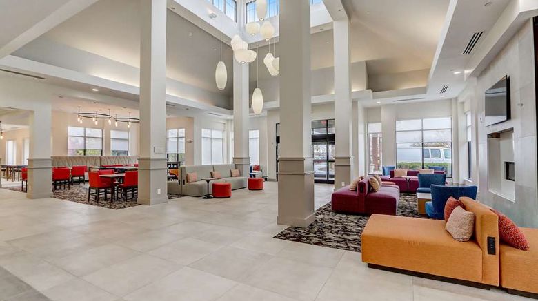 Hilton Garden Inn - Indianapolis/NW Lobby. Images powered by <a href="https://iceportal.shijigroup.com" target="_blank" rel="noopener">Ice Portal</a>.