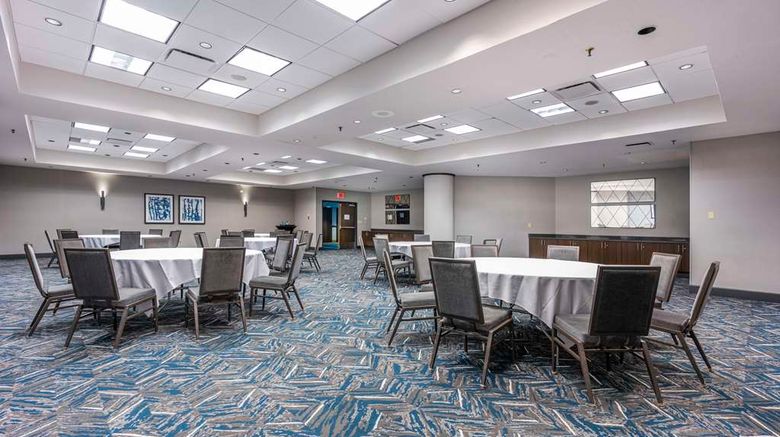 <b>Embassy Suites Indianapolis – Downtown Meeting</b>. Images powered by <a href="https://iceportal.shijigroup.com/" title="IcePortal" target="_blank">IcePortal</a>.