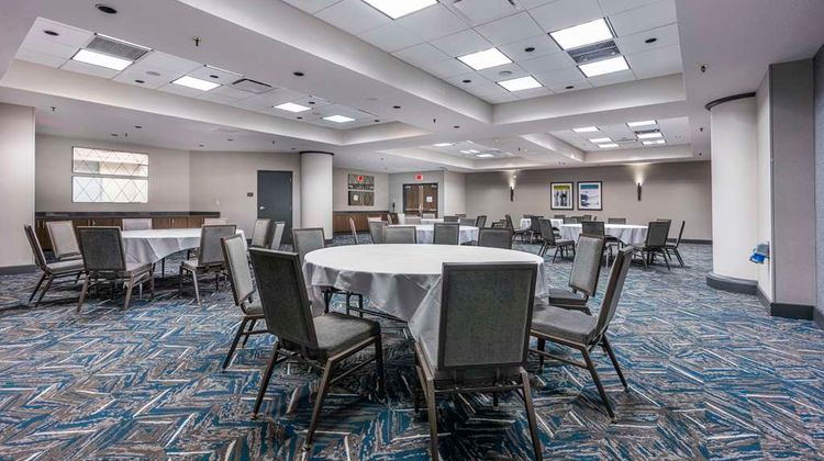 Embassy Suites Indianapolis – Downtown Meeting