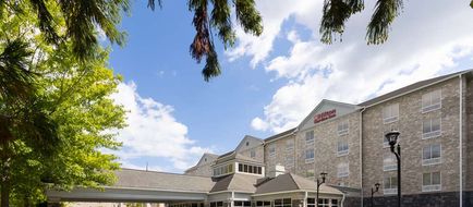 Hilton Garden Inn Hanes Mall Exterior