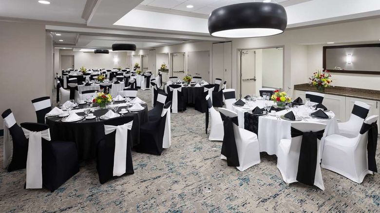 <b>Hilton Garden Inn Hanes Mall Meeting</b>. Images powered by <a href="https://iceportal.shijigroup.com/" title="IcePortal" target="_blank">IcePortal</a>.