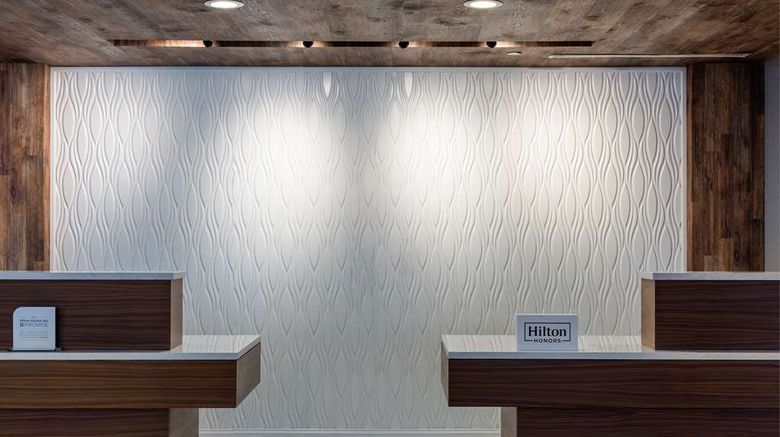 <b>Hilton Garden Inn Islip/MacArthur Airpor Lobby</b>. Images powered by <a href="https://iceportal.shijigroup.com/" title="IcePortal" target="_blank">IcePortal</a>.