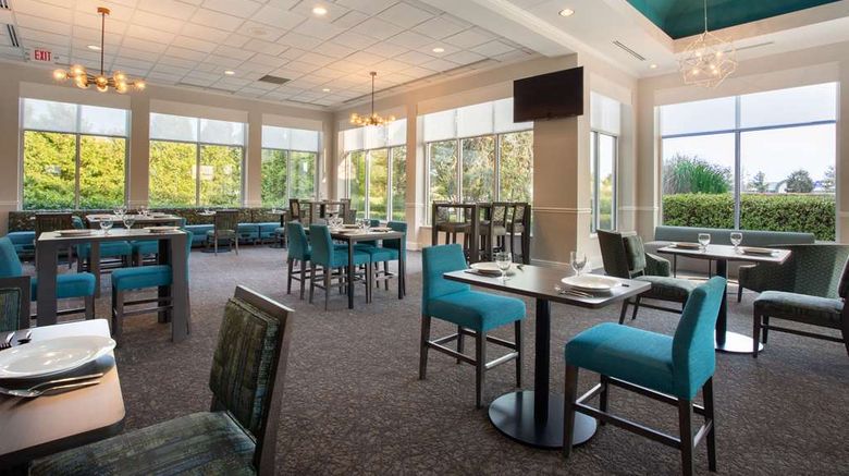 <b>Hilton Garden Inn Islip/MacArthur Airpor Restaurant</b>. Images powered by <a href="https://iceportal.shijigroup.com/" title="IcePortal" target="_blank">IcePortal</a>.