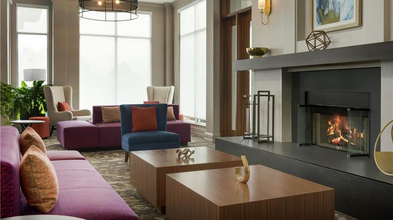 <b>Hilton Garden Inn Riverhead Lobby</b>. Images powered by <a href="https://iceportal.shijigroup.com/" title="IcePortal" target="_blank">IcePortal</a>.