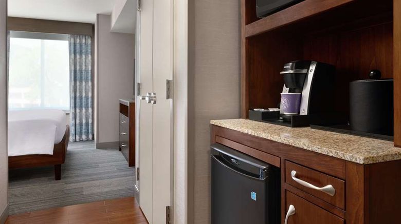 <b>Hilton Garden Inn Stony Brook Room</b>. Images powered by <a href="https://iceportal.shijigroup.com/" title="IcePortal" target="_blank">IcePortal</a>.