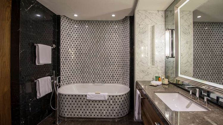 Hilton Istanbul Bomonti Hotel Room