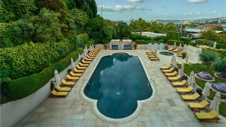 <b>Conrad Istanbul Bosphorus Pool</b>. Images powered by <a href="https://iceportal.shijigroup.com/" title="IcePortal" target="_blank">IcePortal</a>.
