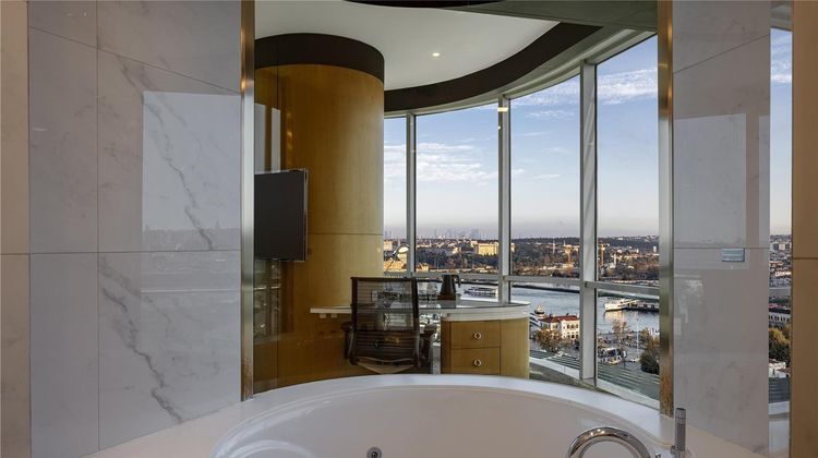DoubleTree by Hilton Istanbul - Moda Room
