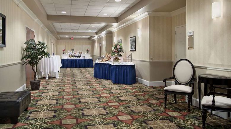 <b>Hilton Garden Inn Ithaca Meeting</b>. Images powered by <a href="https://iceportal.shijigroup.com/" title="IcePortal" target="_blank">IcePortal</a>.