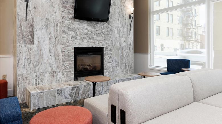 <b>Hilton Garden Inn Ithaca Lobby</b>. Images powered by <a href="https://iceportal.shijigroup.com/" title="IcePortal" target="_blank">IcePortal</a>.
