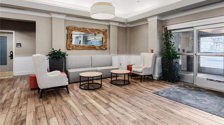 <b>Hilton Garden Inn Ithaca Lobby</b>. Images powered by <a href="https://iceportal.shijigroup.com/" title="IcePortal" target="_blank">IcePortal</a>.