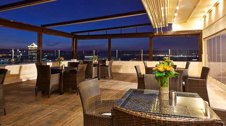 DoubleTree by Hilton Izmir - Alsancak Exterior
