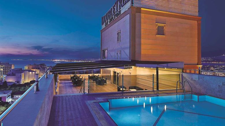 <b>DoubleTree by Hilton Izmir - Alsancak Pool</b>. Images powered by <a href="https://iceportal.shijigroup.com/" title="IcePortal" target="_blank">IcePortal</a>.