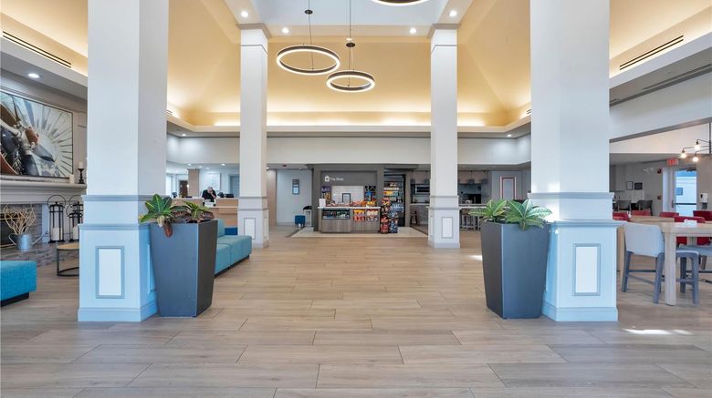 <b>Hilton Garden Inn Jacksonville Airport Lobby</b>. Images powered by <a href="https://iceportal.shijigroup.com/" title="IcePortal" target="_blank">IcePortal</a>.