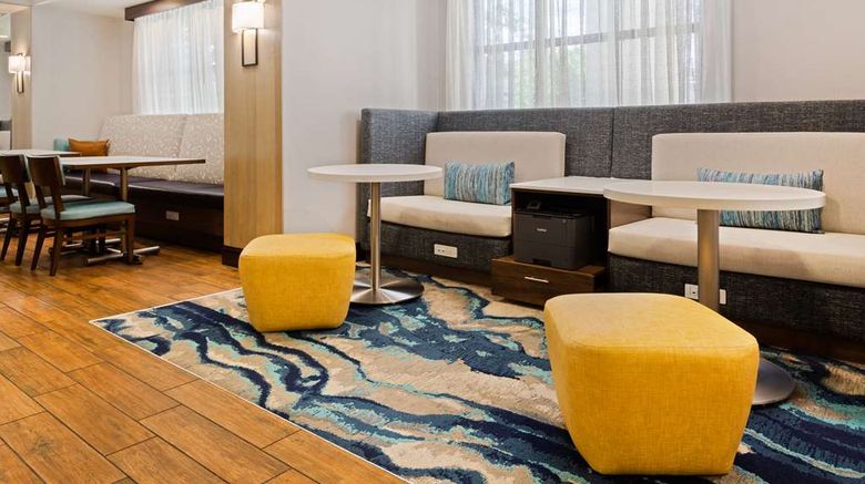 <b>Hampton Inn I-295 East-Baymeadows Lobby</b>. Images powered by <a href="https://iceportal.shijigroup.com/" title="IcePortal" target="_blank">IcePortal</a>.