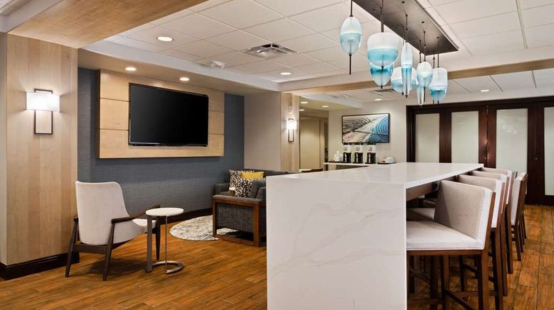 <b>Hampton Inn I-295 East-Baymeadows Lobby</b>. Images powered by <a href="https://iceportal.shijigroup.com/" title="IcePortal" target="_blank">IcePortal</a>.