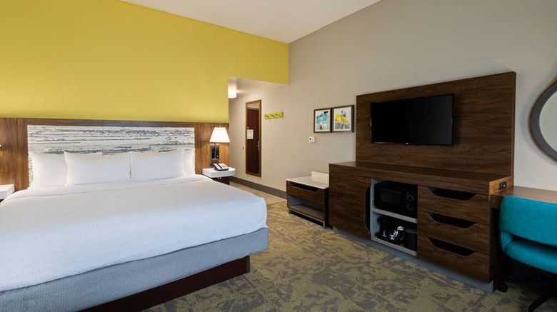 <b>Hampton Inn I-295 East-Baymeadows Room</b>. Images powered by <a href="https://iceportal.shijigroup.com/" title="IcePortal" target="_blank">IcePortal</a>.