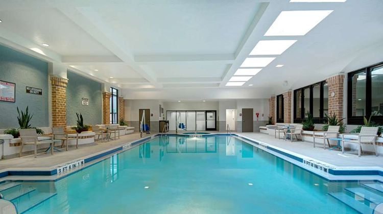 Embassy Suites Hotel Jacksonville Pool