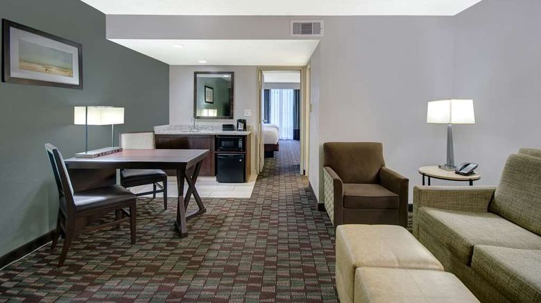 <b>Embassy Suites Hotel Jacksonville Room</b>. Images powered by <a href="https://iceportal.shijigroup.com/" title="IcePortal" target="_blank">IcePortal</a>.