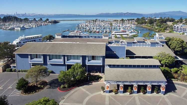 Doubletree by Hilton Berkeley Marina Exterior