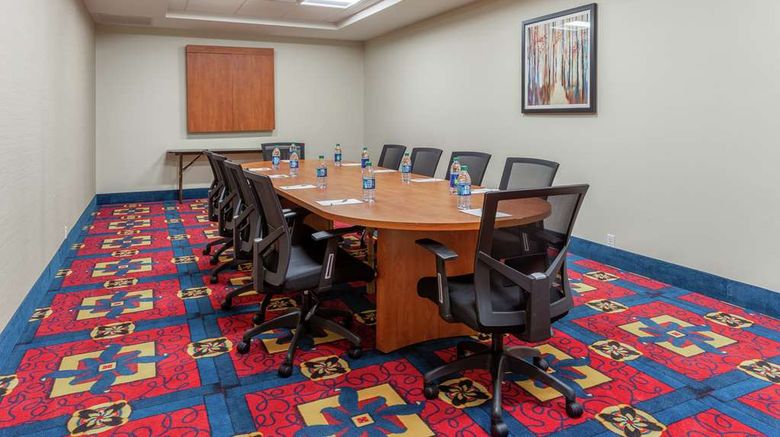 <b>Hampton Inn Jefferson City at Capital Mall Meeting</b>. Images powered by <a href="https://iceportal.shijigroup.com/" title="IcePortal" target="_blank">IcePortal</a>.