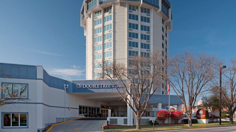 <b>DoubleTree by Hilton Jefferson City Exterior</b>. Images powered by <a href="https://iceportal.shijigroup.com/" title="IcePortal" target="_blank">IcePortal</a>.