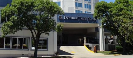 DoubleTree by Hilton Jefferson City Exterior