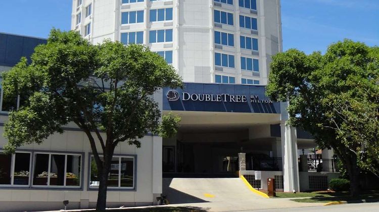 DoubleTree by Hilton Jefferson City Exterior