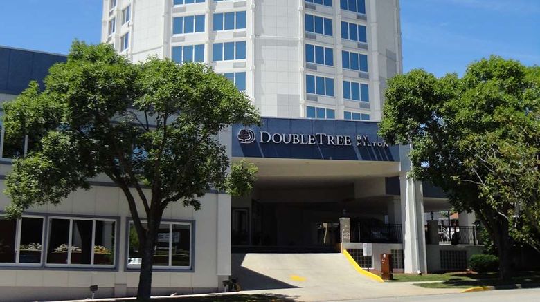 <b>DoubleTree by Hilton Jefferson City Exterior</b>. Images powered by <a href="https://iceportal.shijigroup.com/" title="IcePortal" target="_blank">IcePortal</a>.