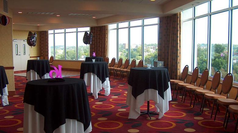 <b>DoubleTree by Hilton Jefferson City Meeting</b>. Images powered by <a href="https://iceportal.shijigroup.com/" title="IcePortal" target="_blank">IcePortal</a>.