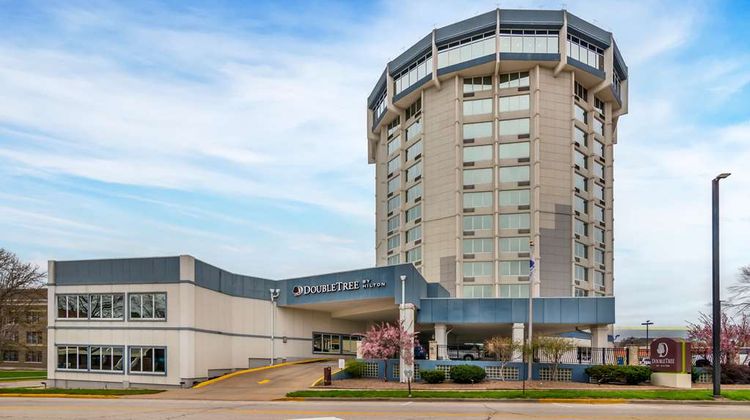 DoubleTree by Hilton Jefferson City Exterior