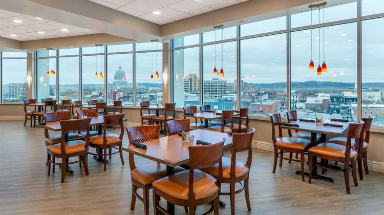 DoubleTree by Hilton Jefferson City Restaurant