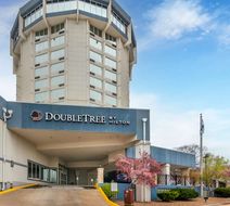 DoubleTree by Hilton Jefferson City Exterior