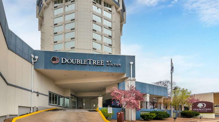 DoubleTree by Hilton Jefferson City Exterior