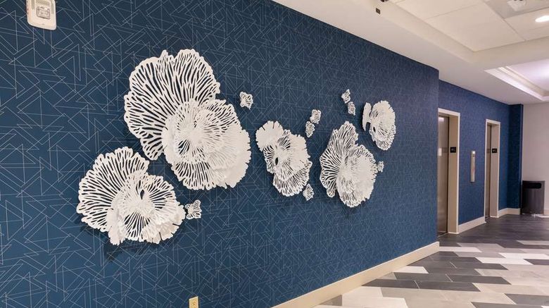 <b>Doubletree Tinton Falls - Eatontown Lobby</b>. Images powered by <a href="https://iceportal.shijigroup.com/" title="IcePortal" target="_blank">IcePortal</a>.